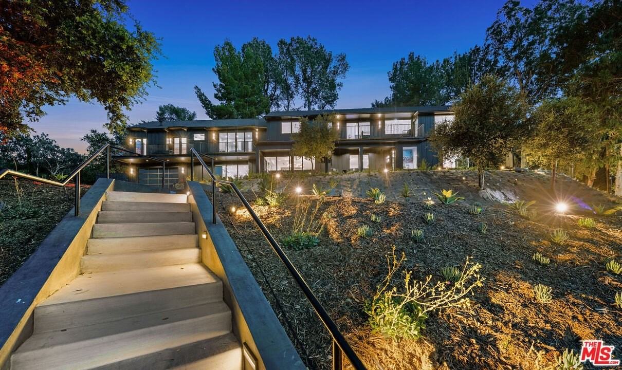 3140 Coldwater Canyon Ave - Photo 2 of 50