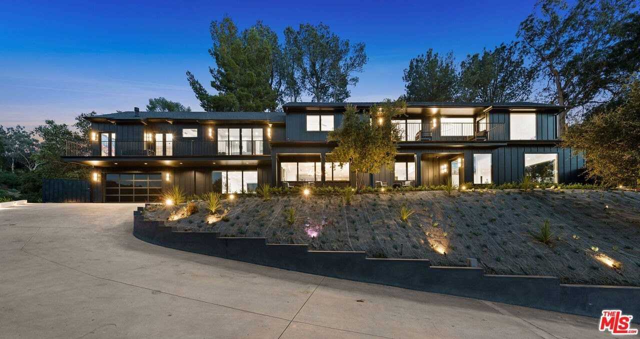 3140 Coldwater Canyon Ave - Photo 3 of 50