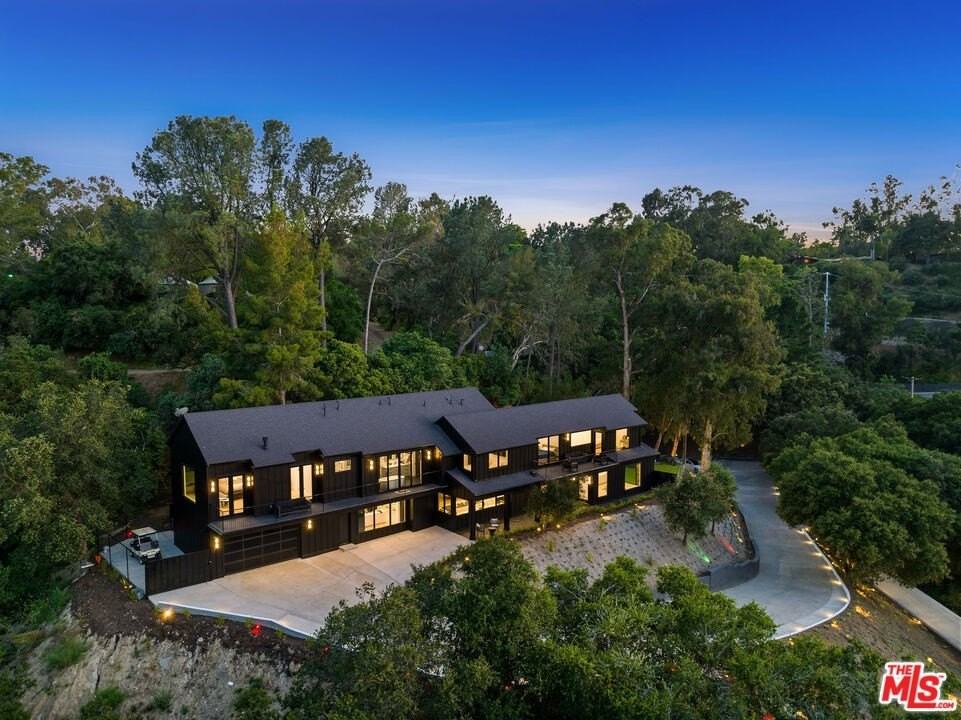 3140 Coldwater Canyon Ave - Photo 7 of 50