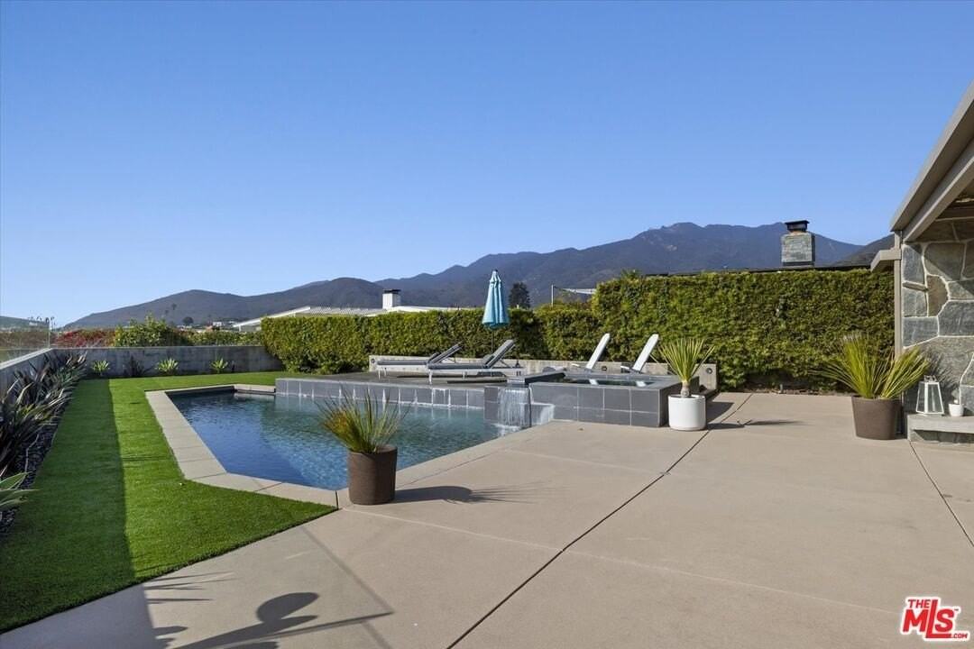 18131 Kingsport Dr - Photo 2 of 26