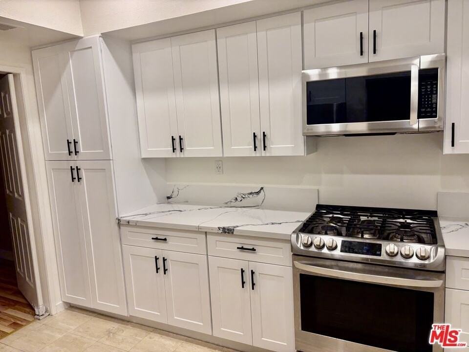 5340 Wilkinson Ave Unit 6 - Photo 5 of 28