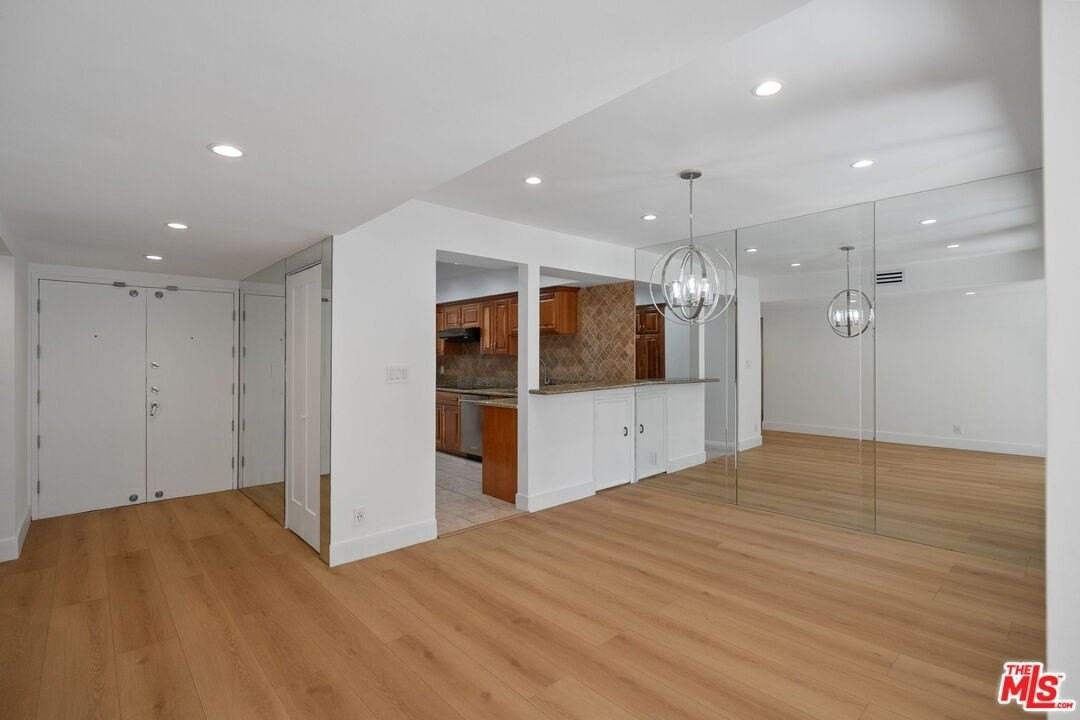 4807 Woodley Ave Unit 309 - Photo 6 of 26