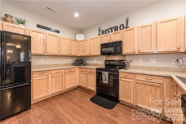 5518 Stowe Derby Dr - Photo 2 of 15