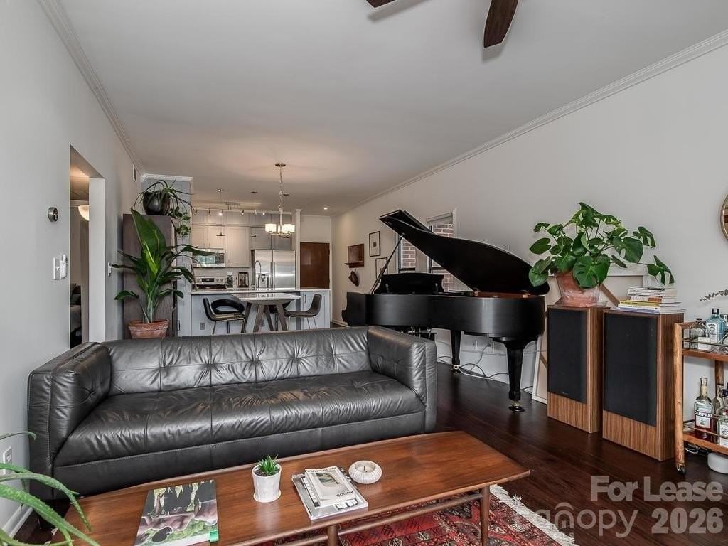 224 N Poplar St Apt 13 - Photo 5 of 18