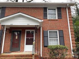 926 Hollywood St - Photo 1 of 1