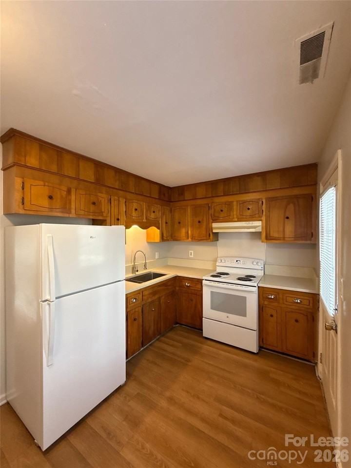 409 Hawley Ave Apt 6 - Photo 6 of 10