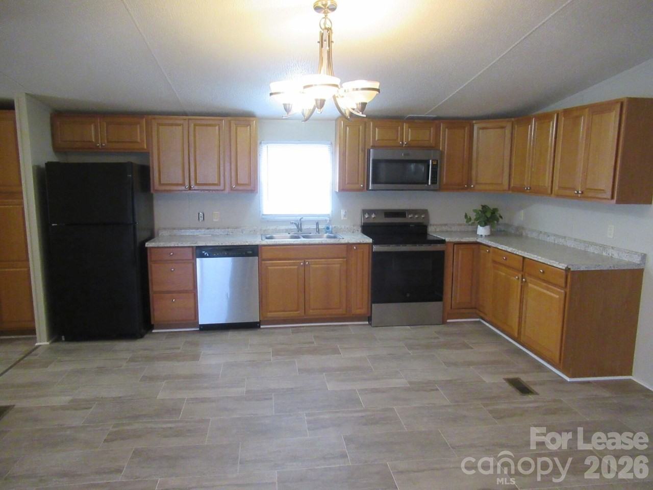 1157 Birkdale Ln - Photo 7 of 28