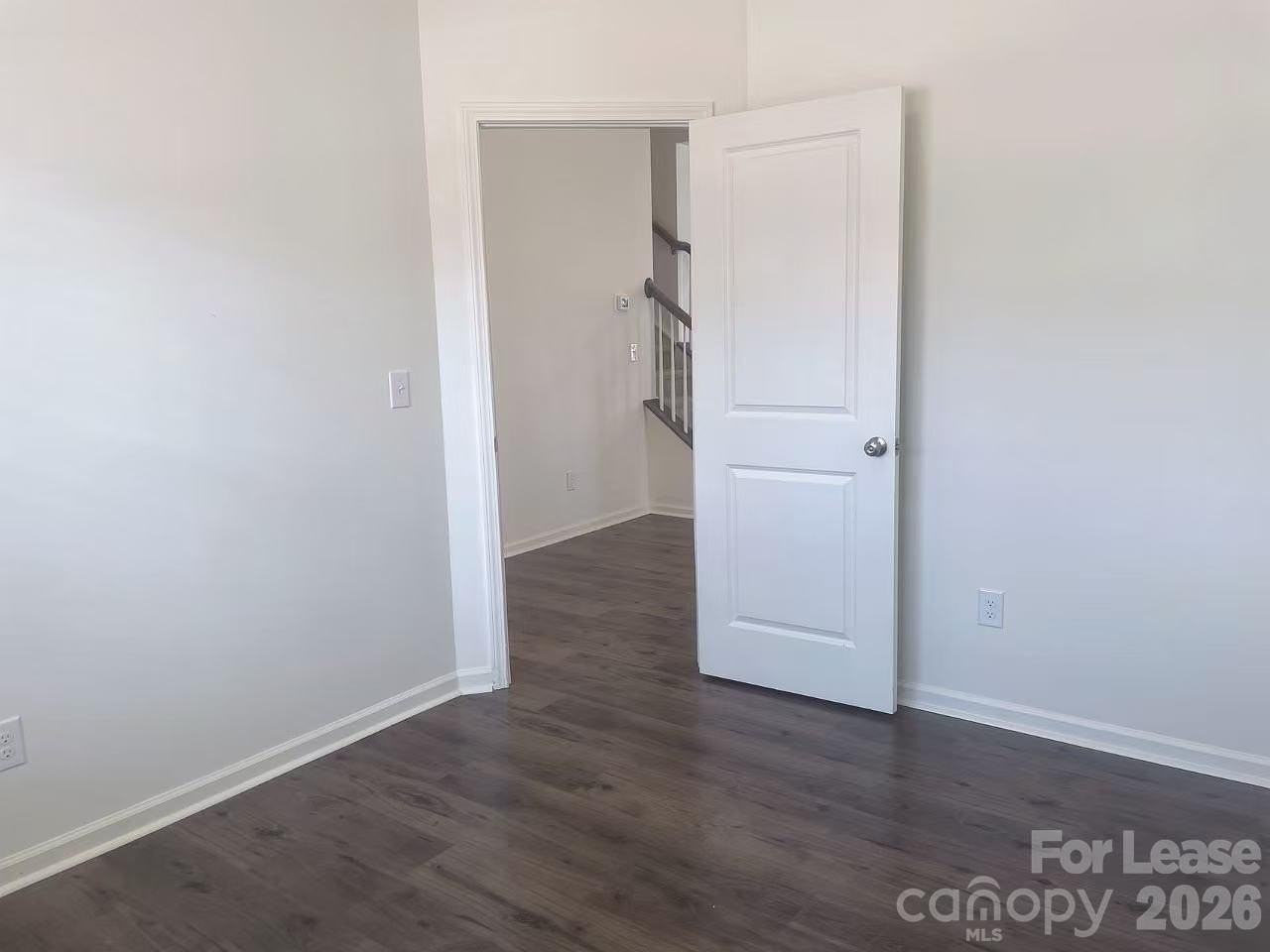 5006 Beacon Ave - Photo 4 of 36