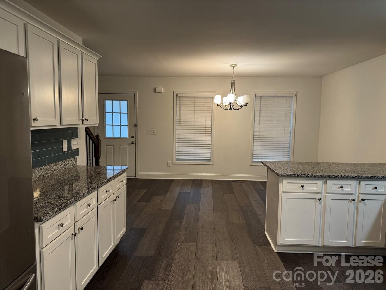 639 E Black St - Photo 6 of 21