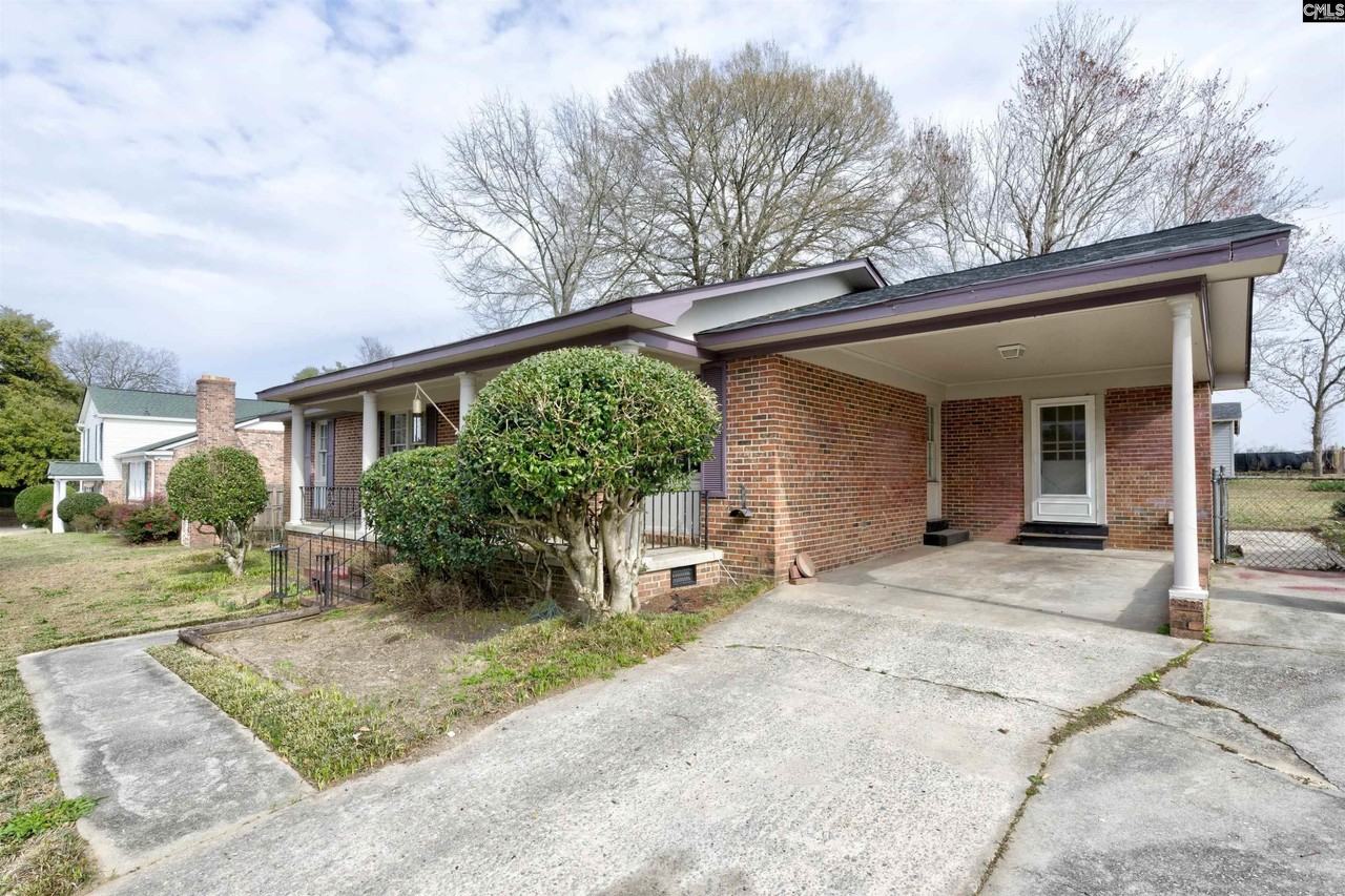 842 Eastmont Dr - Photo 4 of 22