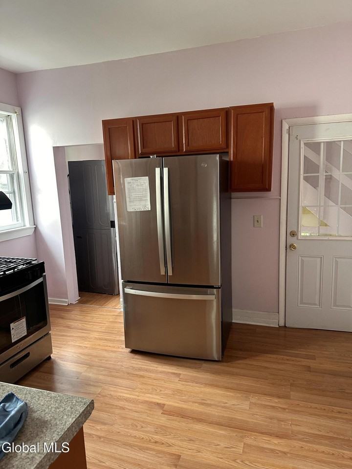 361 Orange St Unit 1 - Photo 4 of 12