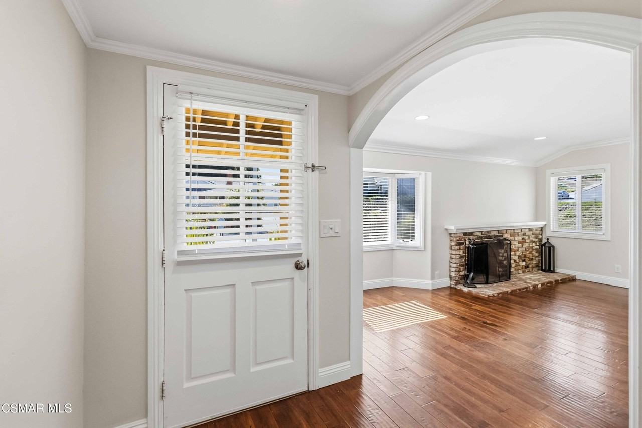 3297 Lanier Pl - Photo 3 of 33