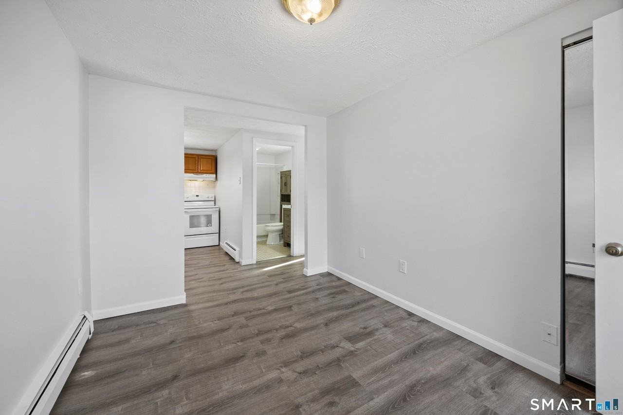 9 Guiel Pl Apt 3 - Photo 3 of 17