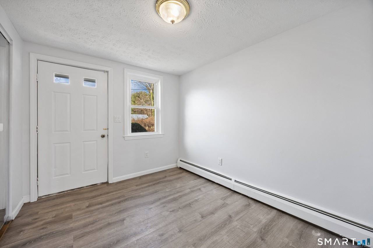 9 Guiel Pl Apt 3 - Photo 4 of 17