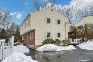 85 Burwood Ave Unit Back - Photo 1 of 1