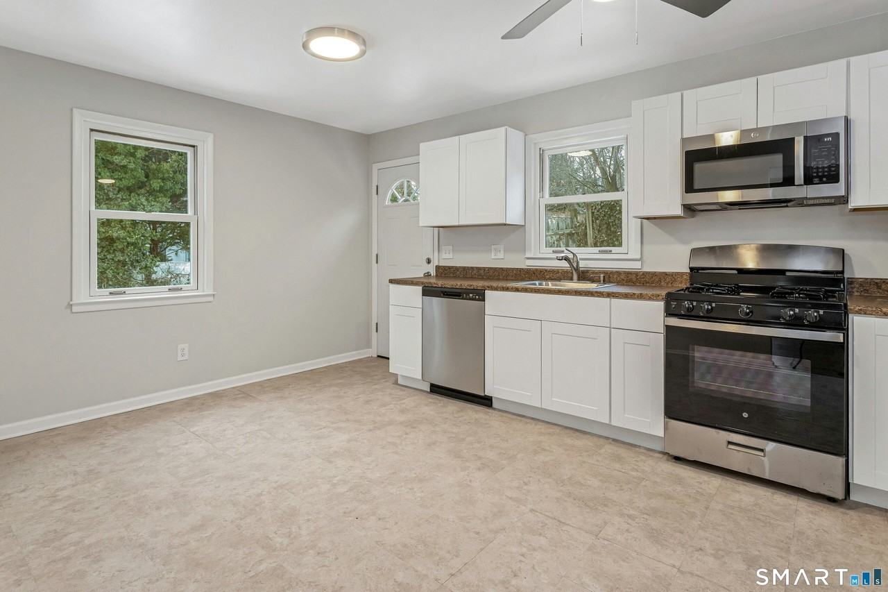 85 Burwood Ave Unit Back - Photo 6 of 21