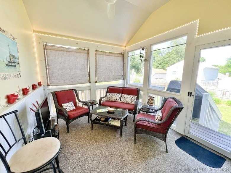 89 Orland St - Photo 7 of 17