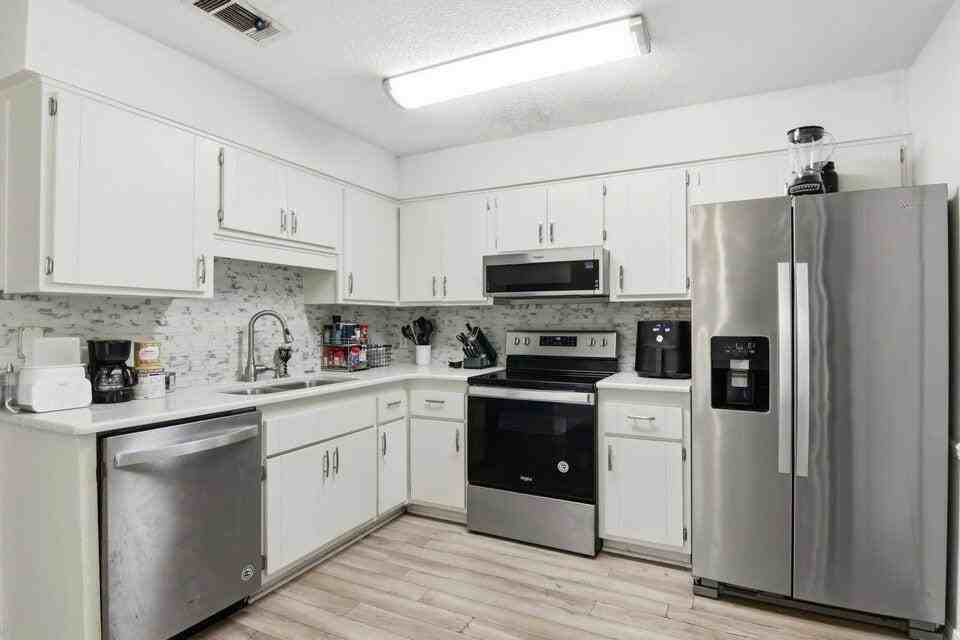 1325 Greendale Ave Unit 26 - Photo 6 of 24