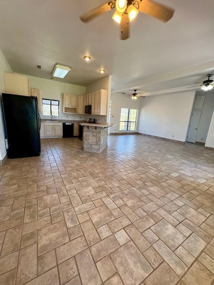 468 Weyrich Farms Rd - Photo 3 of 19