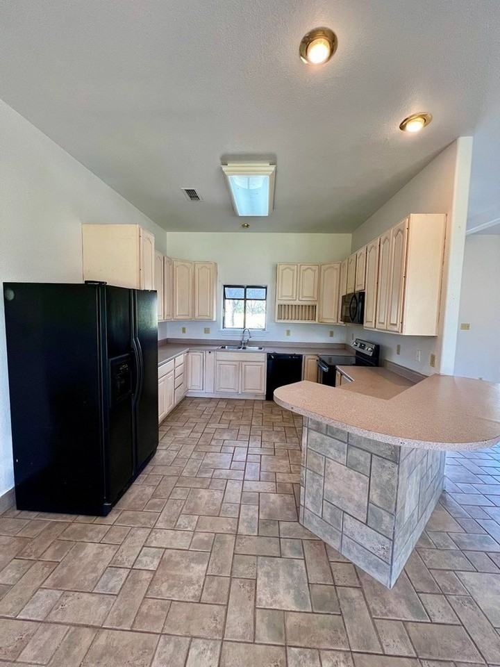 468 Weyrich Farms Rd - Photo 4 of 19