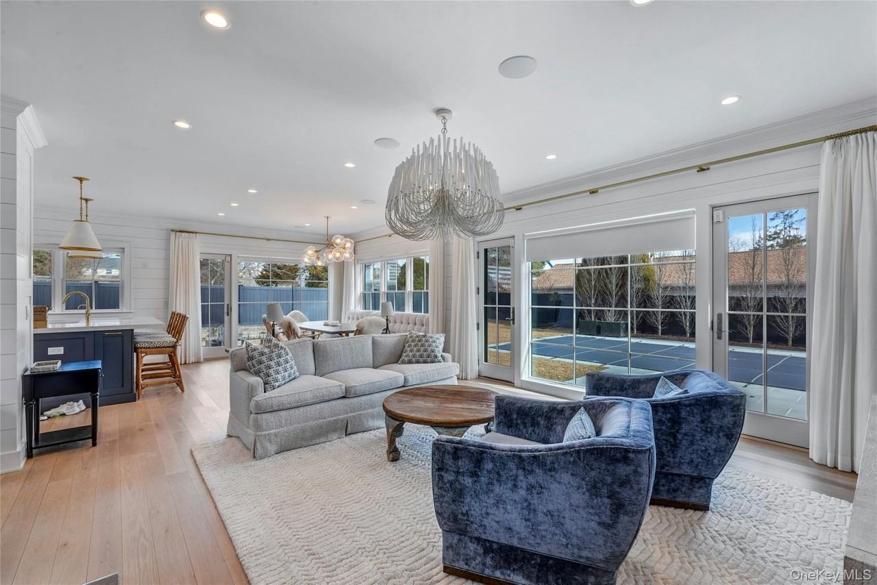 850 3rd St - Photo 3 of 5