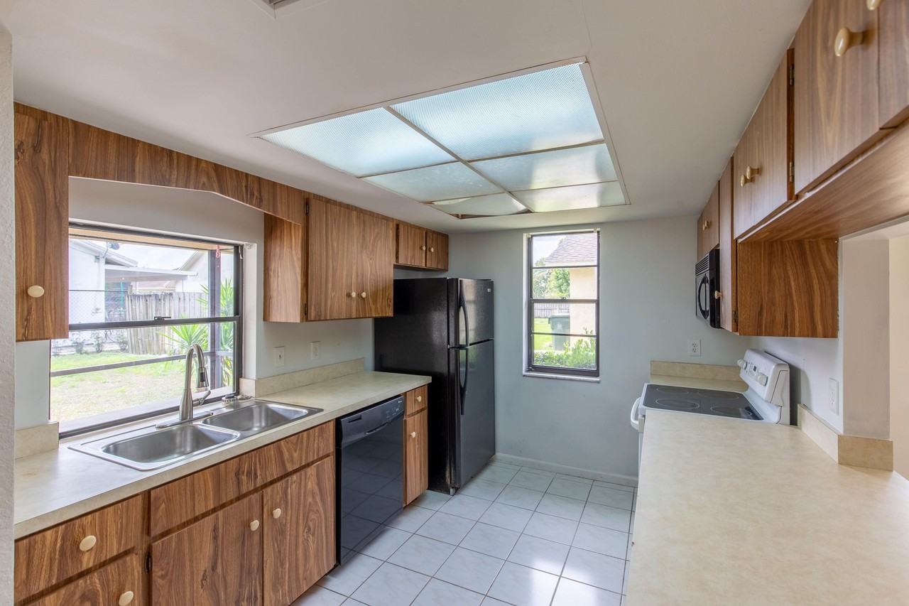 12466 Guilford Way - Photo 3 of 16