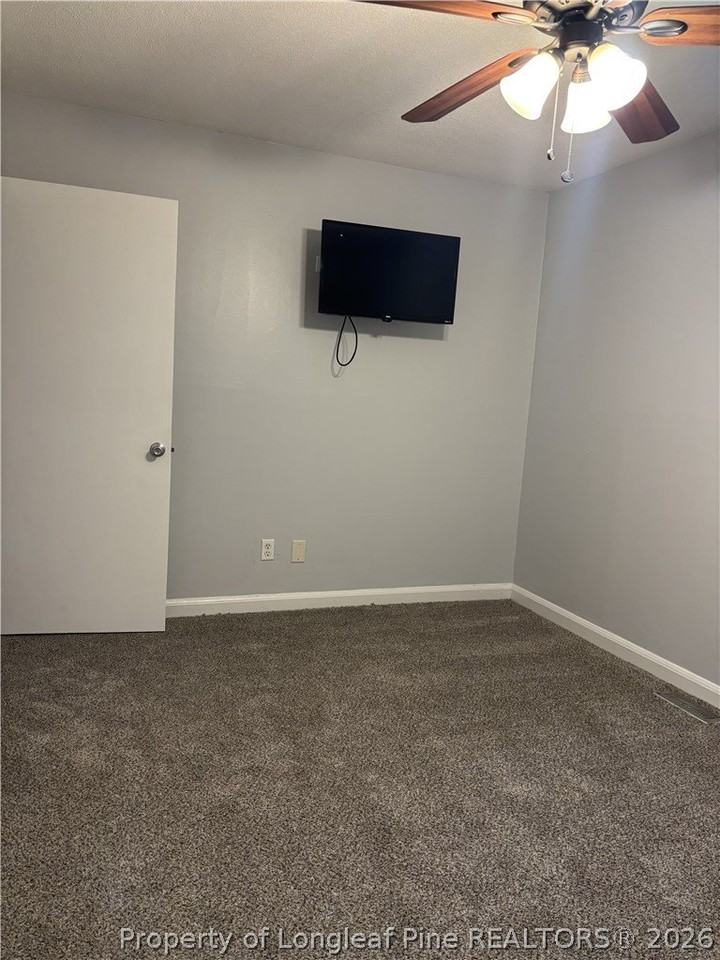 2153 Redstone Dr - Photo 7 of 15