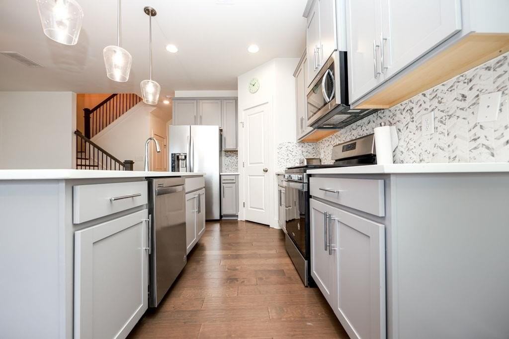 7 Steelwood Ct - Photo 4 of 31