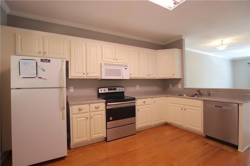 460 Barnett Shoals Rd #H6 - Photo 4 of 22