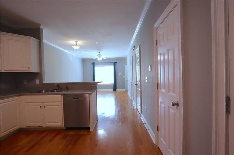460 Barnett Shoals Rd #H6 - Photo 5 of 22