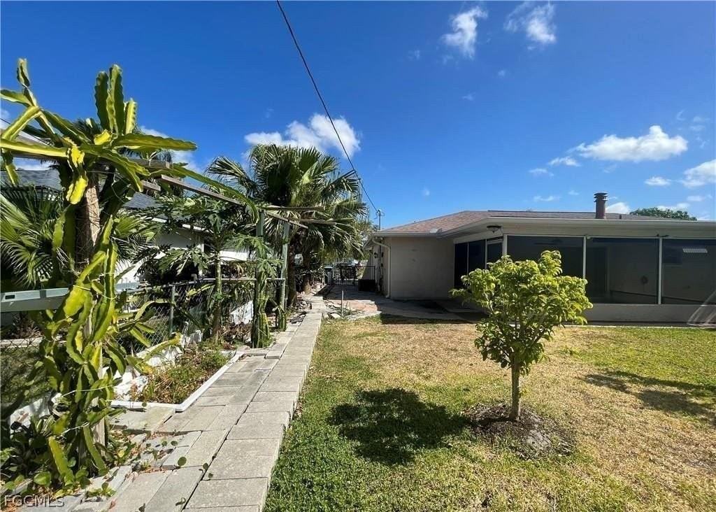 922 Se 26th Ter - Photo 4 of 9