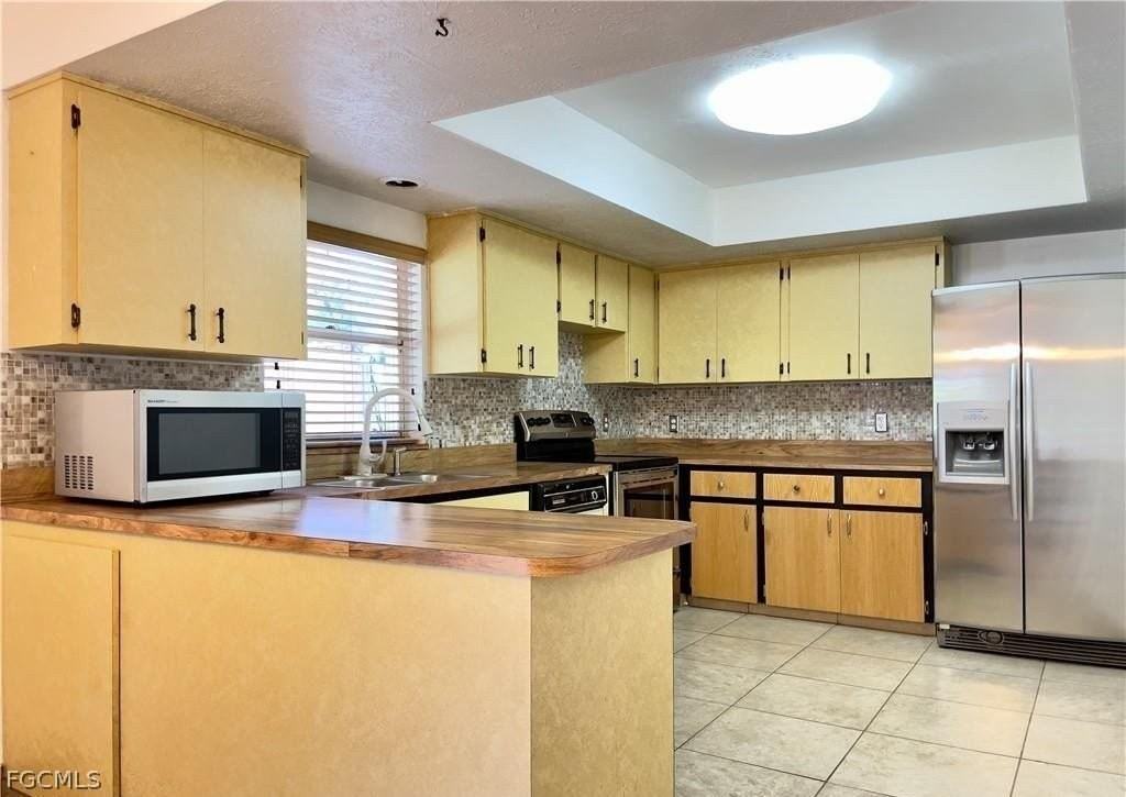 922 Se 26th Ter - Photo 6 of 9