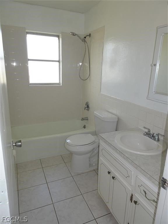 221 Cape Coral Pkwy W Apt 2 - Photo 7 of 17