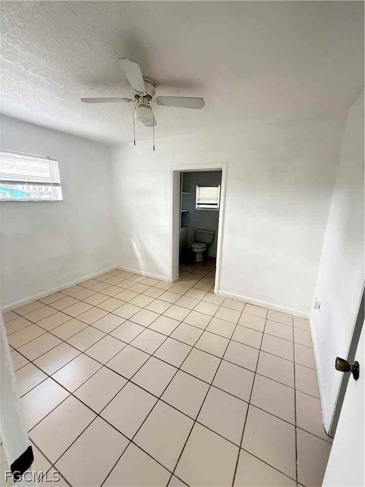 21422 Kenyon Ave - Photo 5 of 10