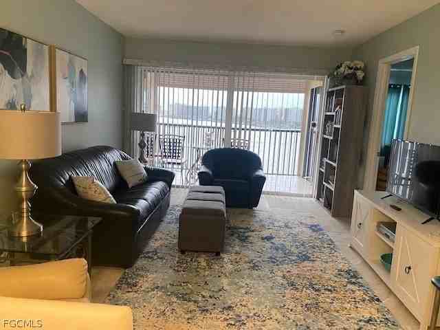 400 Lenell Rd Apt 702 - Photo 4 of 19