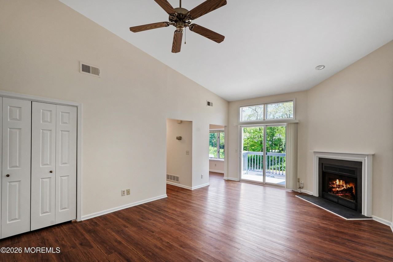 105 Mount Ln #8 - Photo 3 of 25