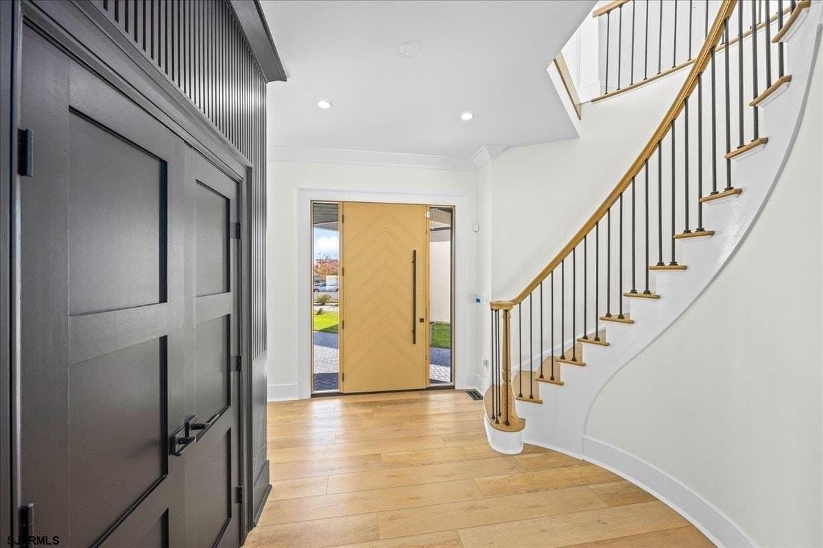 31 Seaside Ct - Photo 3 of 49