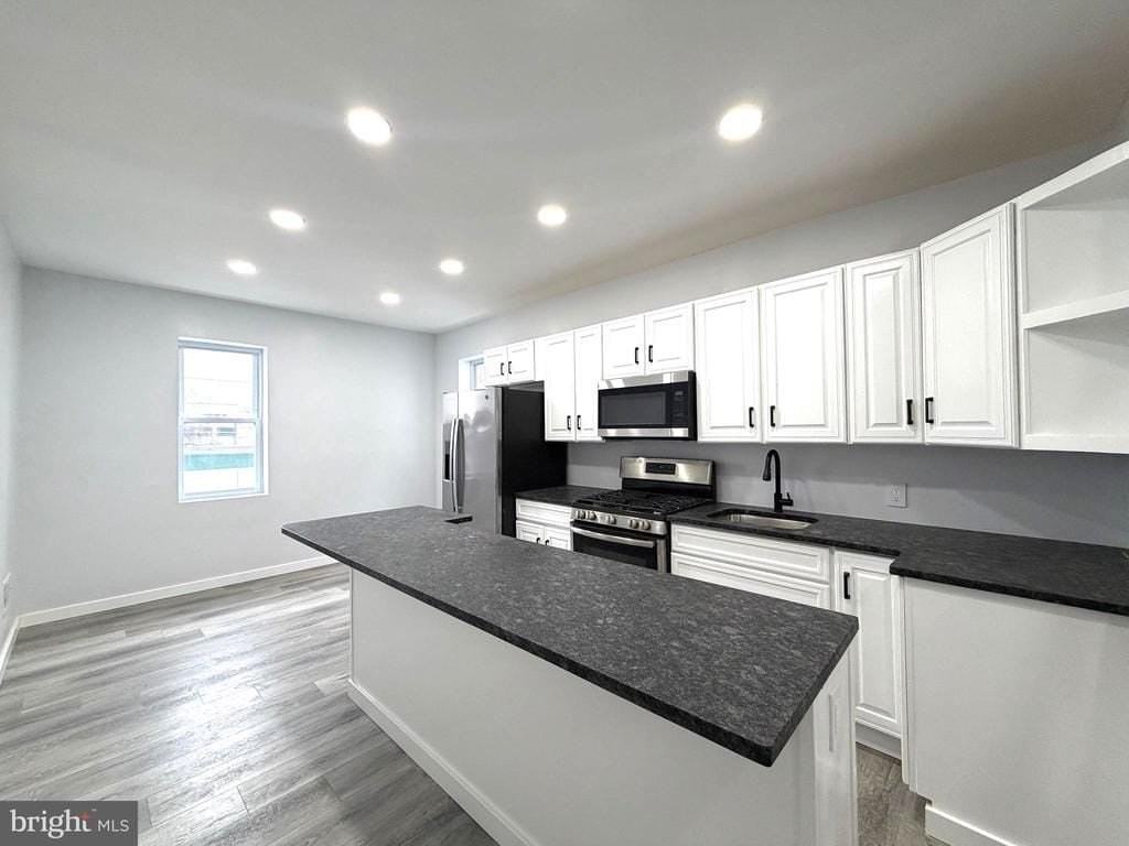 330 N 2nd St #B - Photo 2 of 17