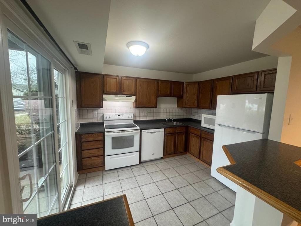 408 Beacon Hill Dr - Photo 5 of 18