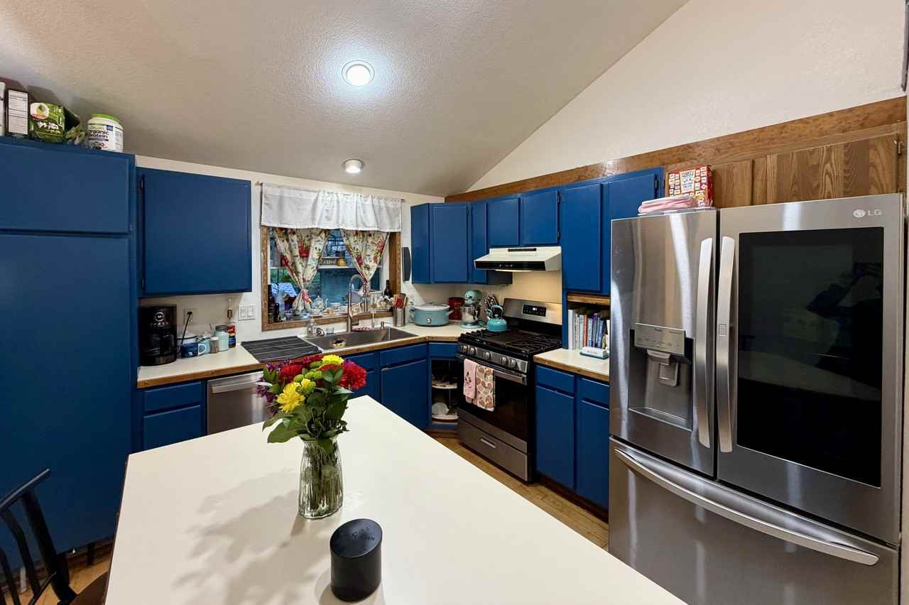 1030 Ne Coco Ct #1 - Photo 3 of 46