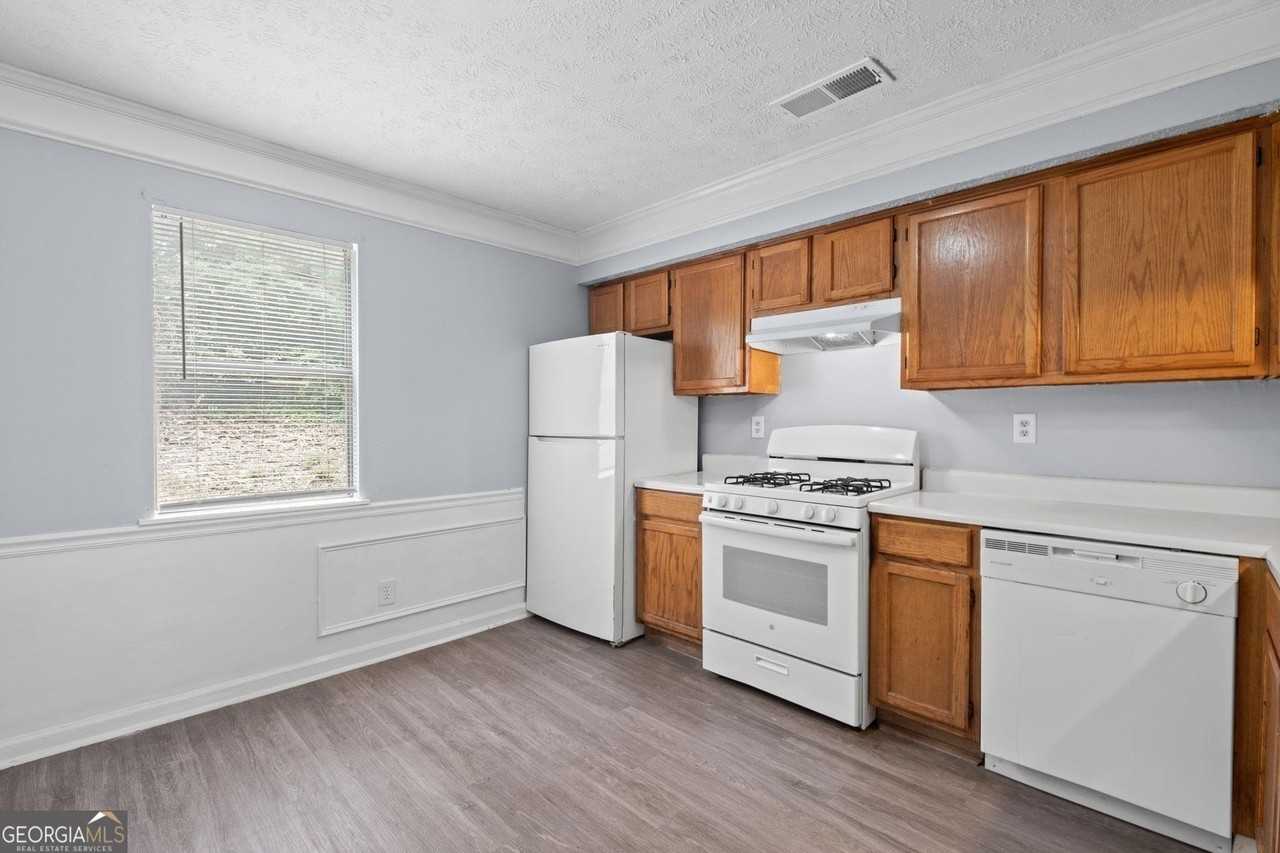 358 N 19th St Apt D - Photo 7 of 21