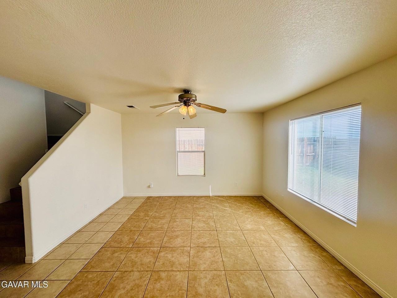 40350 Maravilla Dr - Photo 4 of 17