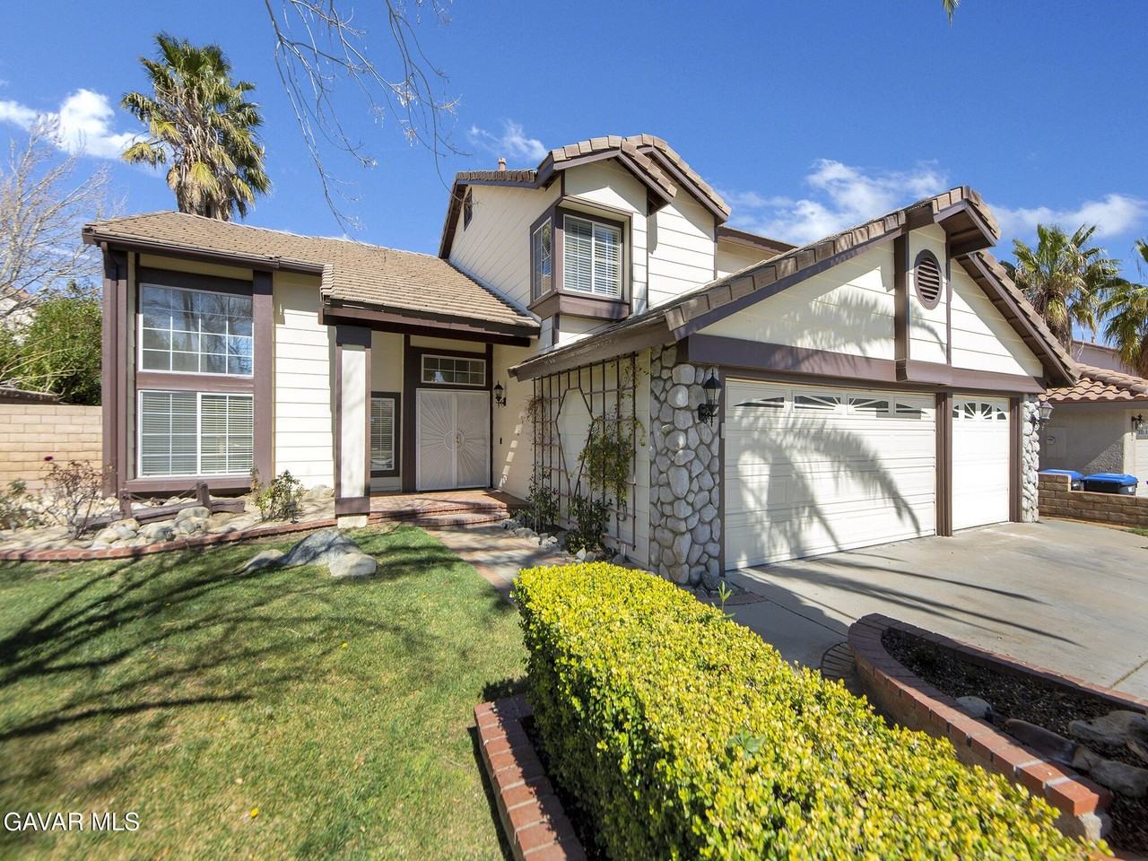 3201 Angeleno Pl - Photo 3 of 48