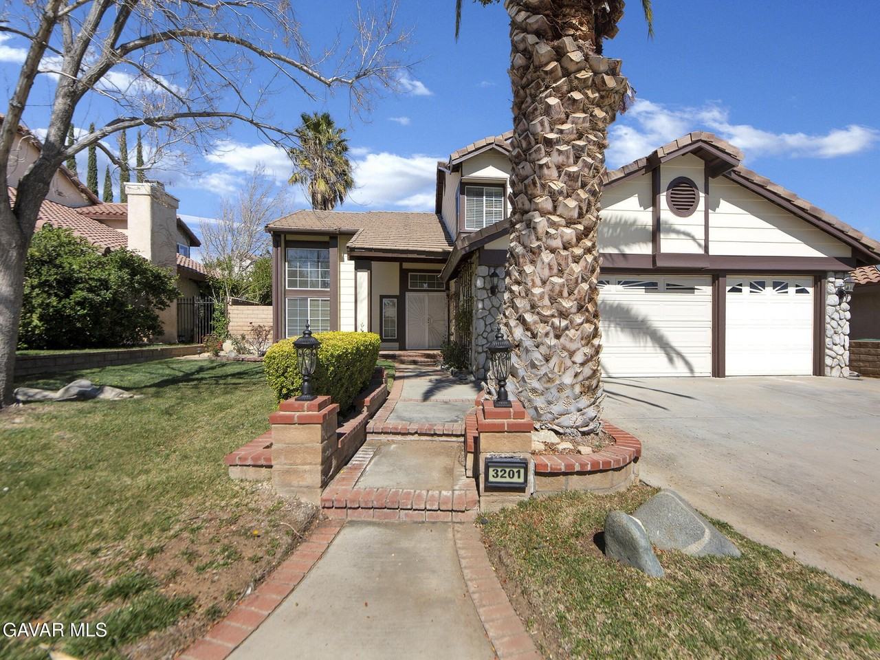 3201 Angeleno Pl - Photo 4 of 48