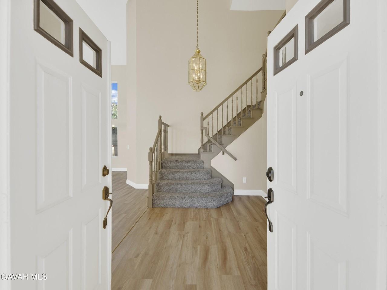 3201 Angeleno Pl - Photo 7 of 48