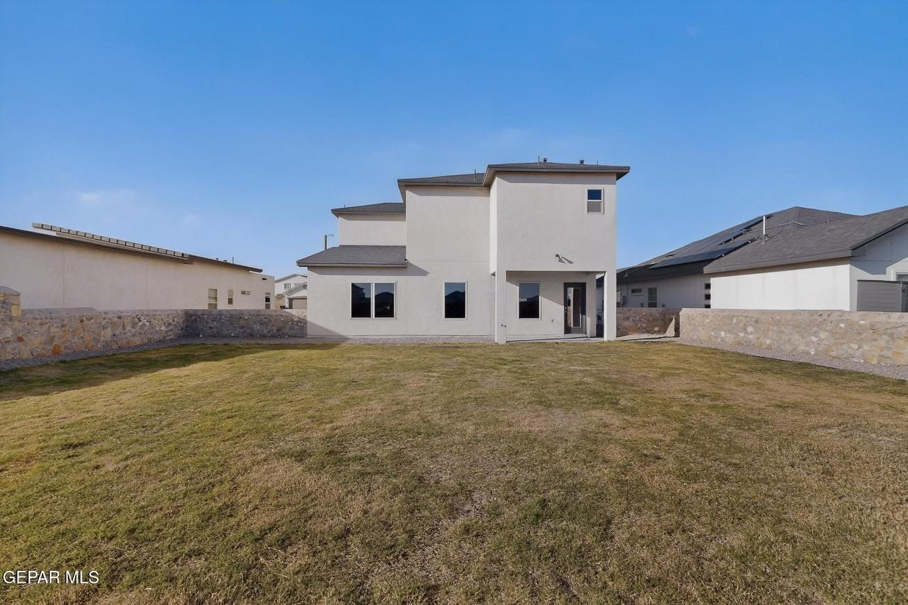 13808 Garforth Ave - Photo 5 of 50