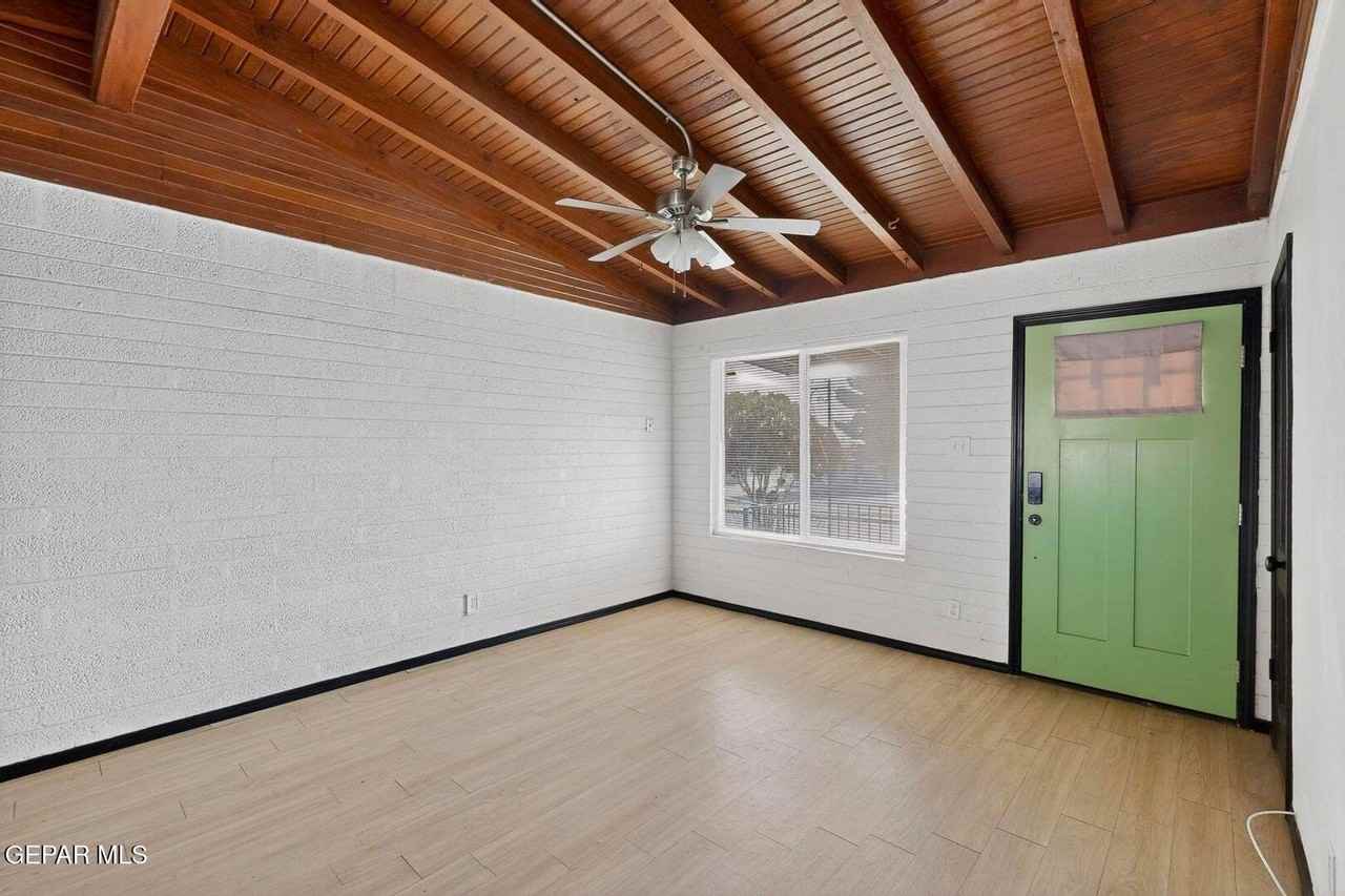 6203 Trowbridge Dr - Photo 4 of 22