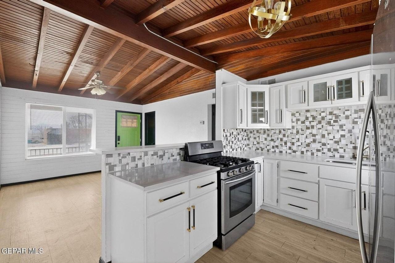 6203 Trowbridge Dr - Photo 7 of 22