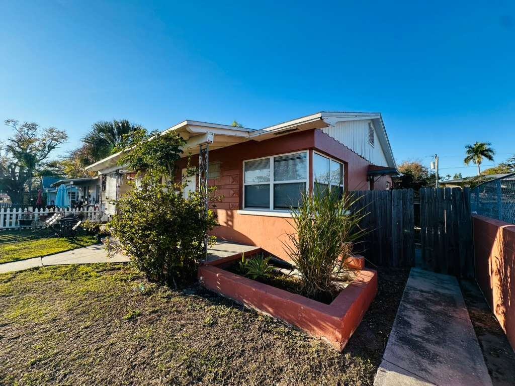 761 22nd Ave S #761A - Photo 2 of 18