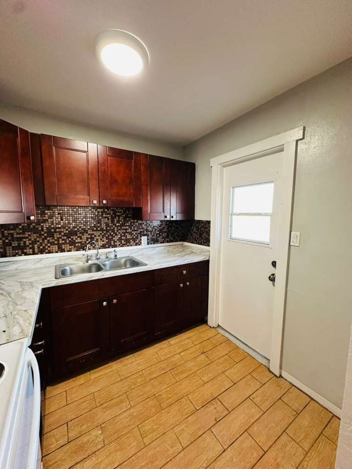 761 22nd Ave S #761A - Photo 7 of 18